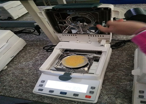 O LCD indica o equilíbrio do analisador da umidade do halogênio de 110g 1mg