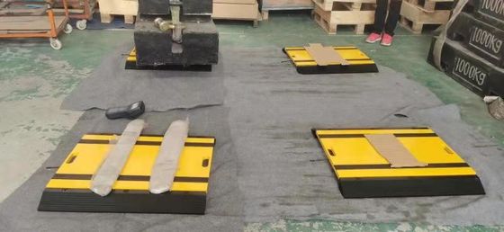 Sobrecarregar o veículo do multi-eixo escala com perfil baixo que o eixo portátil pesa almofadas roda escalas